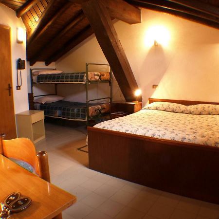 Hotel Rondanino Lanzo dʼIntelvi Екстериор снимка