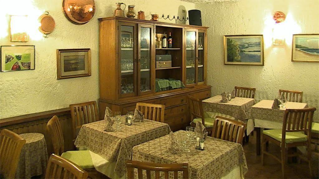 Hotel Rondanino Lanzo dʼIntelvi Екстериор снимка