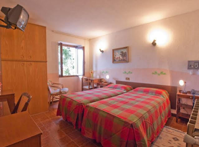Hotel Rondanino Lanzo dʼIntelvi Екстериор снимка