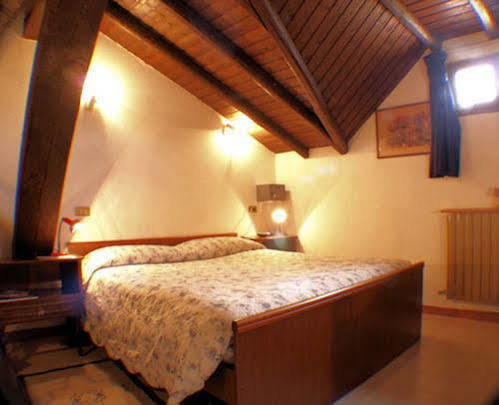 Hotel Rondanino Lanzo dʼIntelvi Екстериор снимка