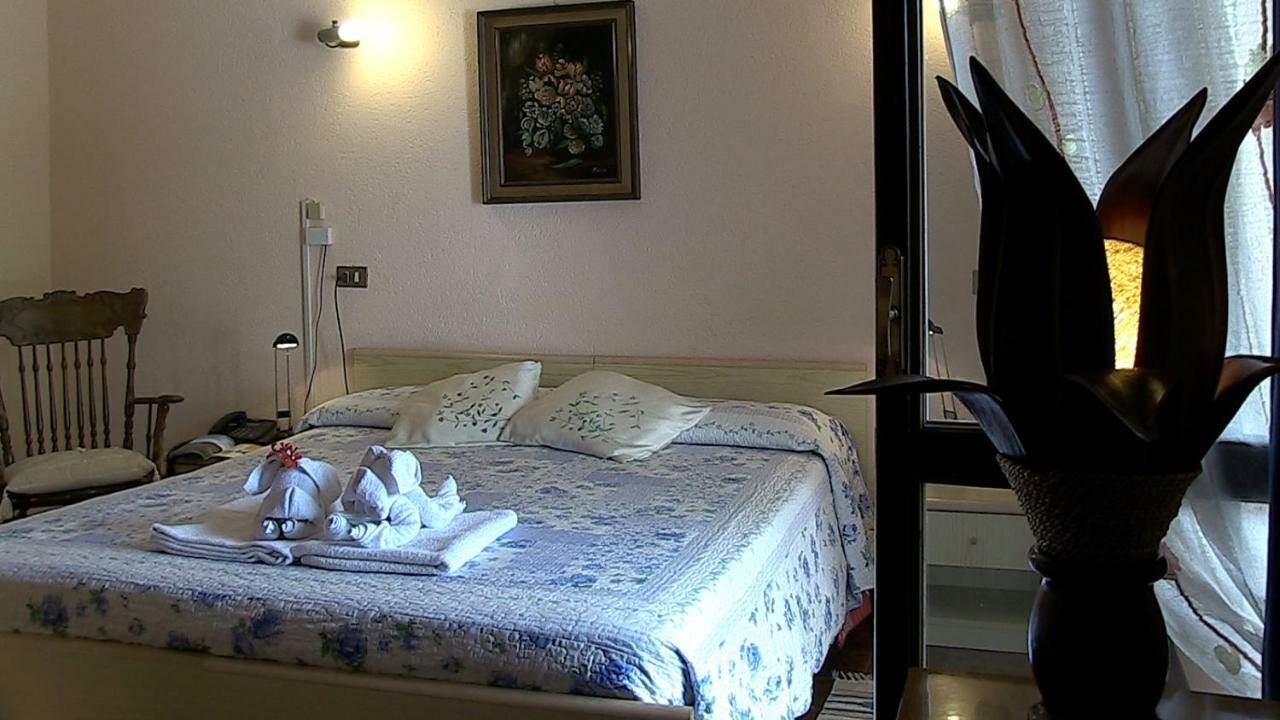 Hotel Rondanino Lanzo dʼIntelvi Екстериор снимка