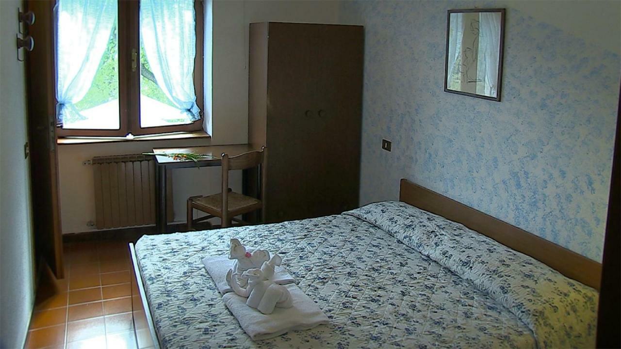 Hotel Rondanino Lanzo dʼIntelvi Екстериор снимка