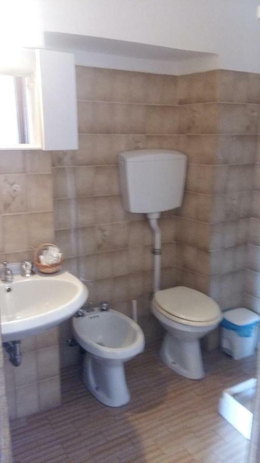 Hotel Rondanino Lanzo dʼIntelvi Екстериор снимка